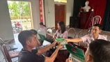PHÚ THỌ: Công an xã Hiền Lương phối hợp với ngân hàng chính sách xã hội Hạ Hòa “Hỗ trợ người chấp hành xong án phạt tù tái hòa nhập cộng đồng được vay vốn ưu đãi với số tiền 100.000.000 (Một trăm triệu đồng)”.